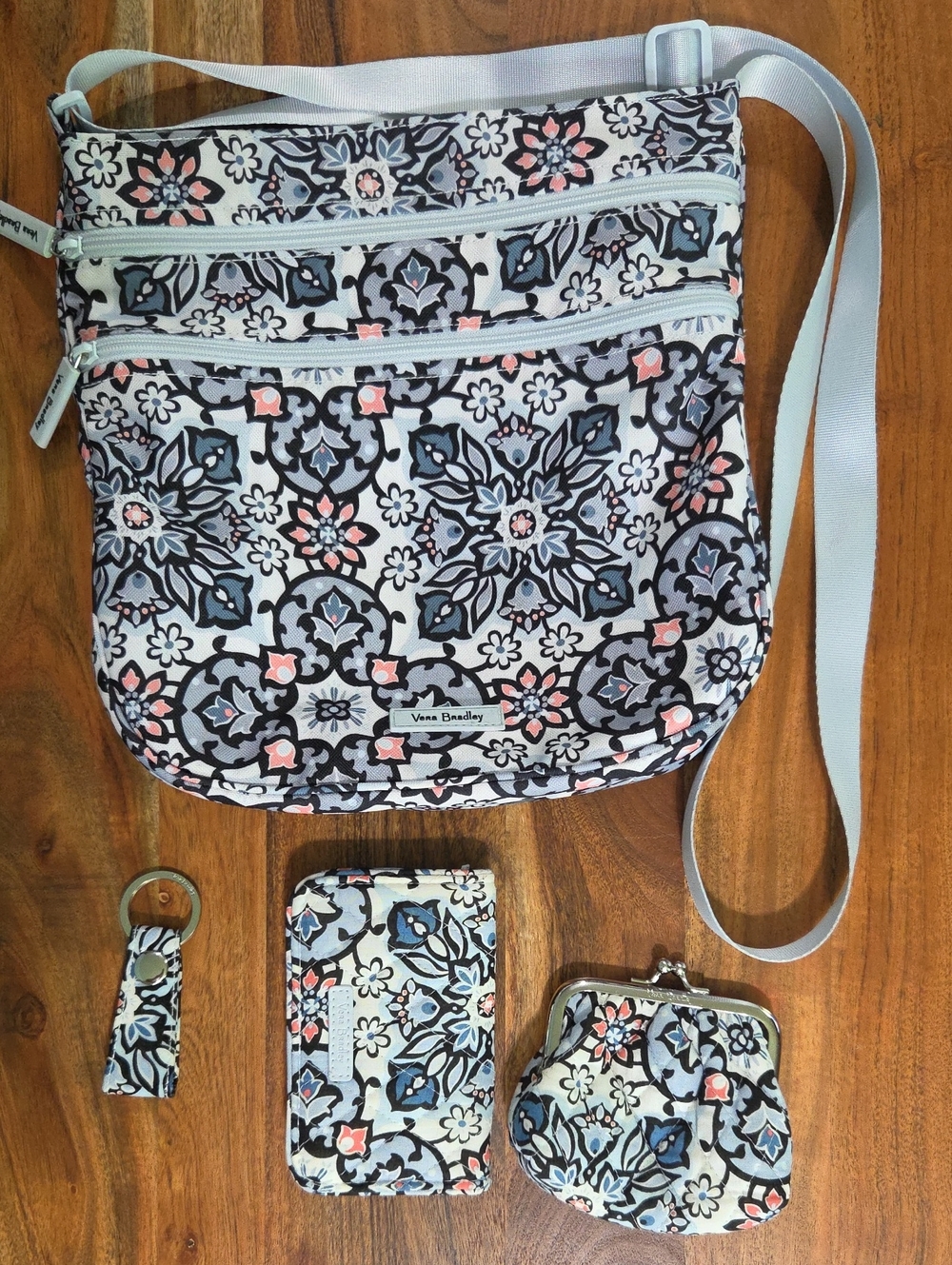 Vera Bradley Matching Set - Purse, Wallet, Coin Purse, And Key Ring